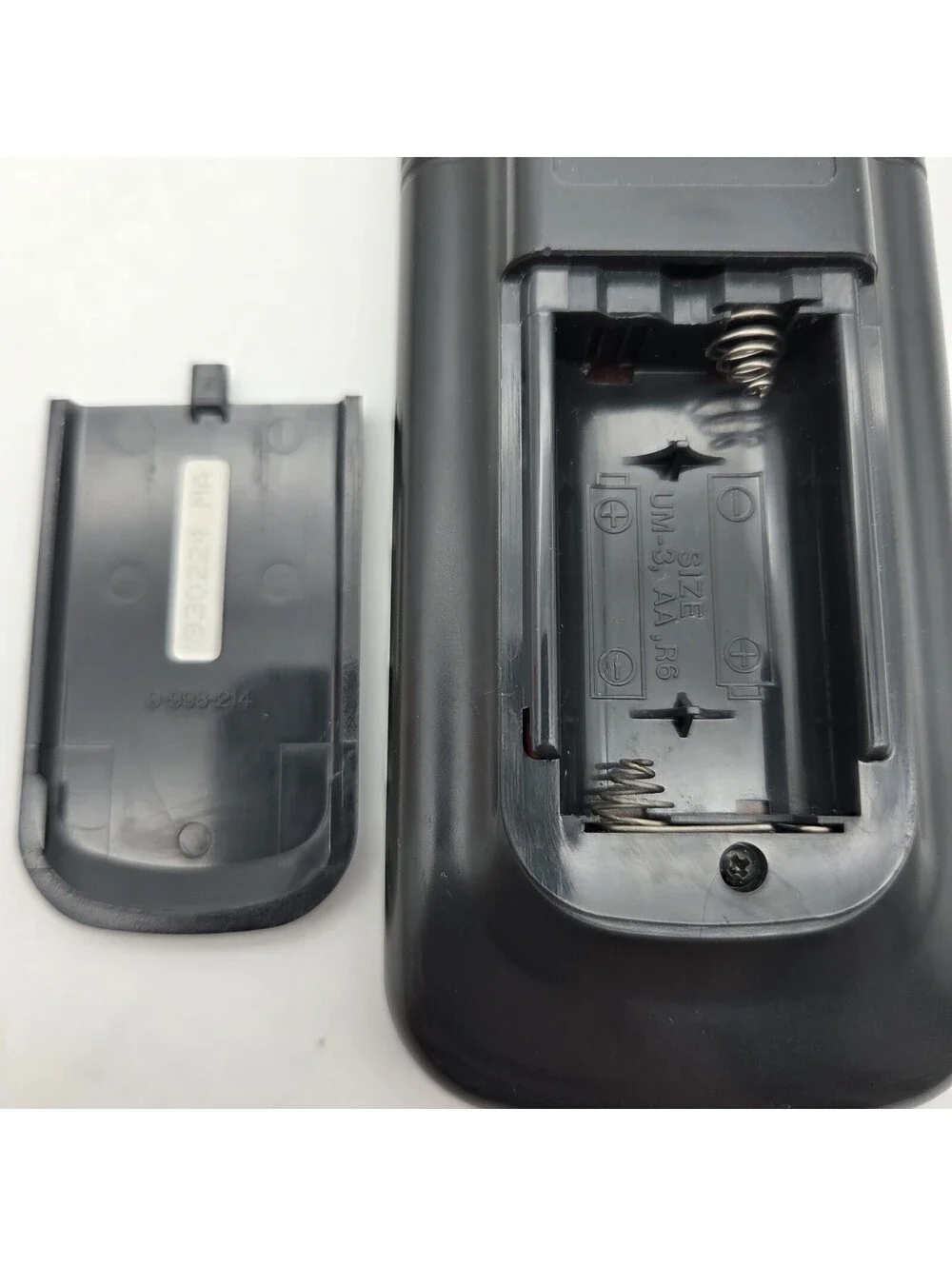Genuine Sony RM-Y113 Remote Control.For KV27XBR25 KV27XBR35 KV32XBR25 TVs Tested